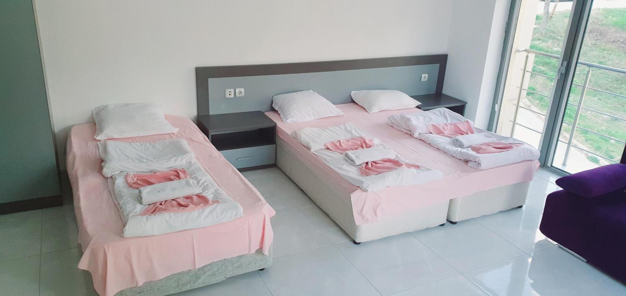 Хотел Дани サンダンスキ 部屋 写真