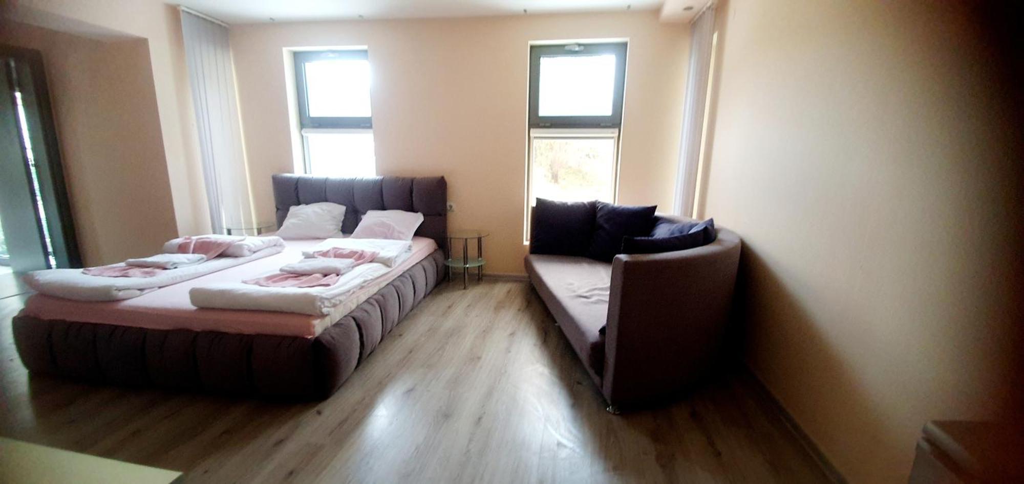Хотел Дани サンダンスキ 部屋 写真